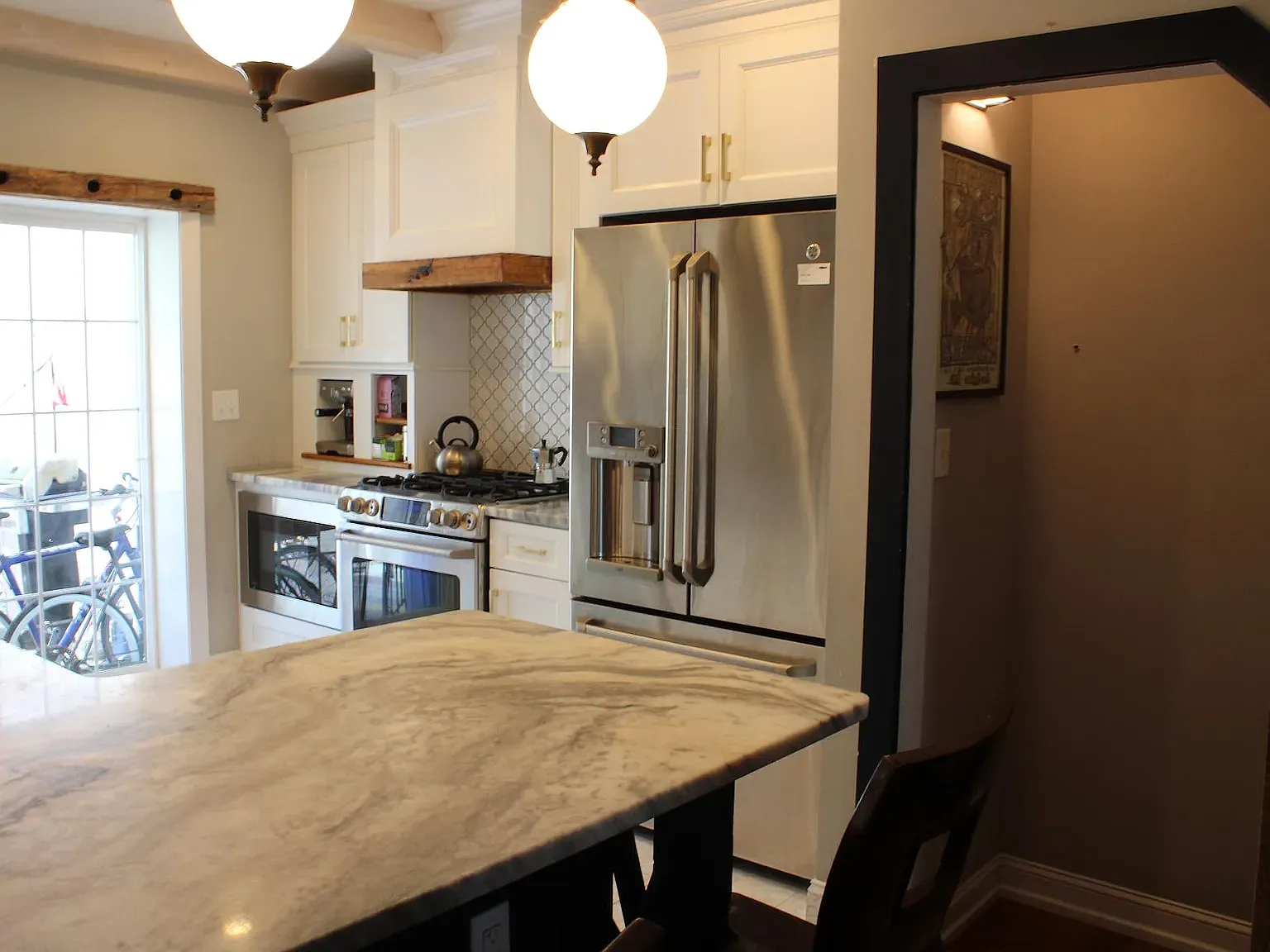 3 bed, 2.5 bath, 1800 sqft, $3,500 — Photo 3