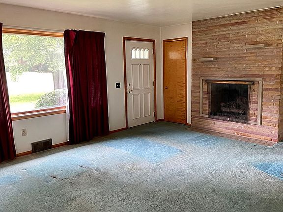 3rd image of 2889 Hilda Dr SE