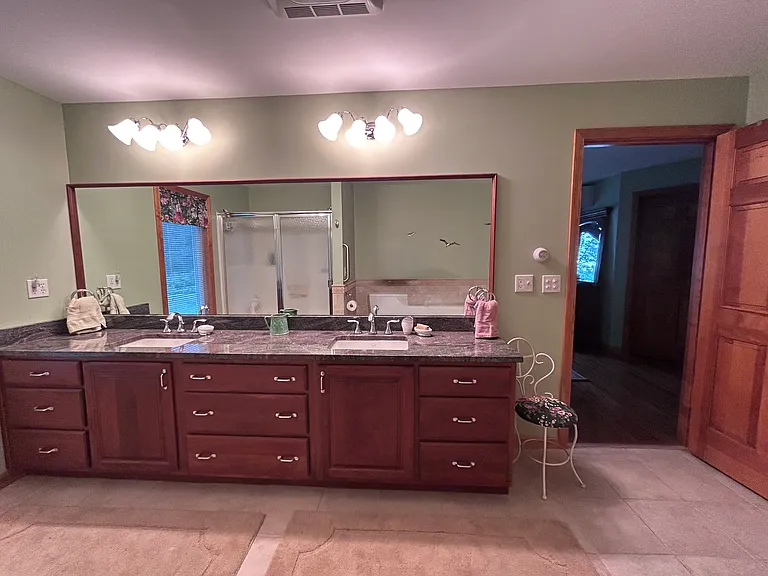 Double sink vanity