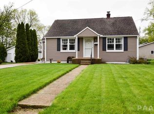 904 E Adams St, Washington, IL 61571