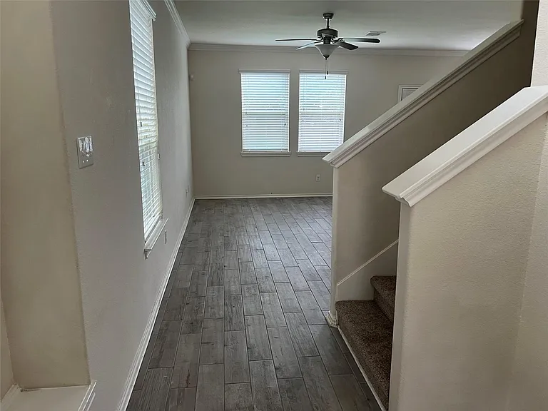 6475 Calgary Woods Ln — Photo 5