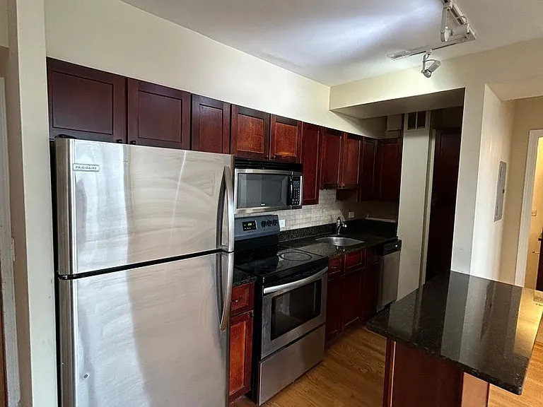 4180 Marine Terrace Apartments — Photo 118