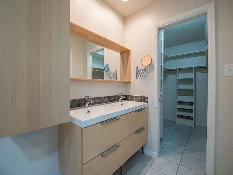 2902 Silverleaf Dr — Photo 17