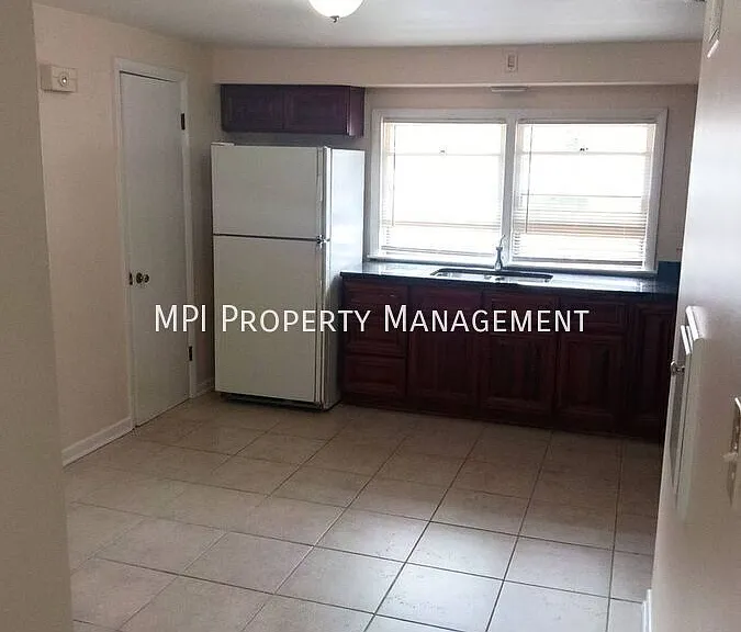 1933-39 E Oklahoma Ave #3 — Photo 5