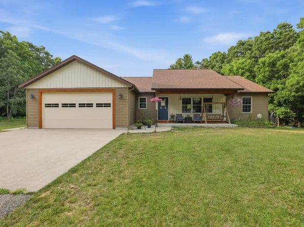 6024 Hancock Rd, Montague, MI 49437