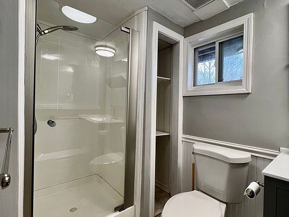 4th image of 5 Boardman St #5