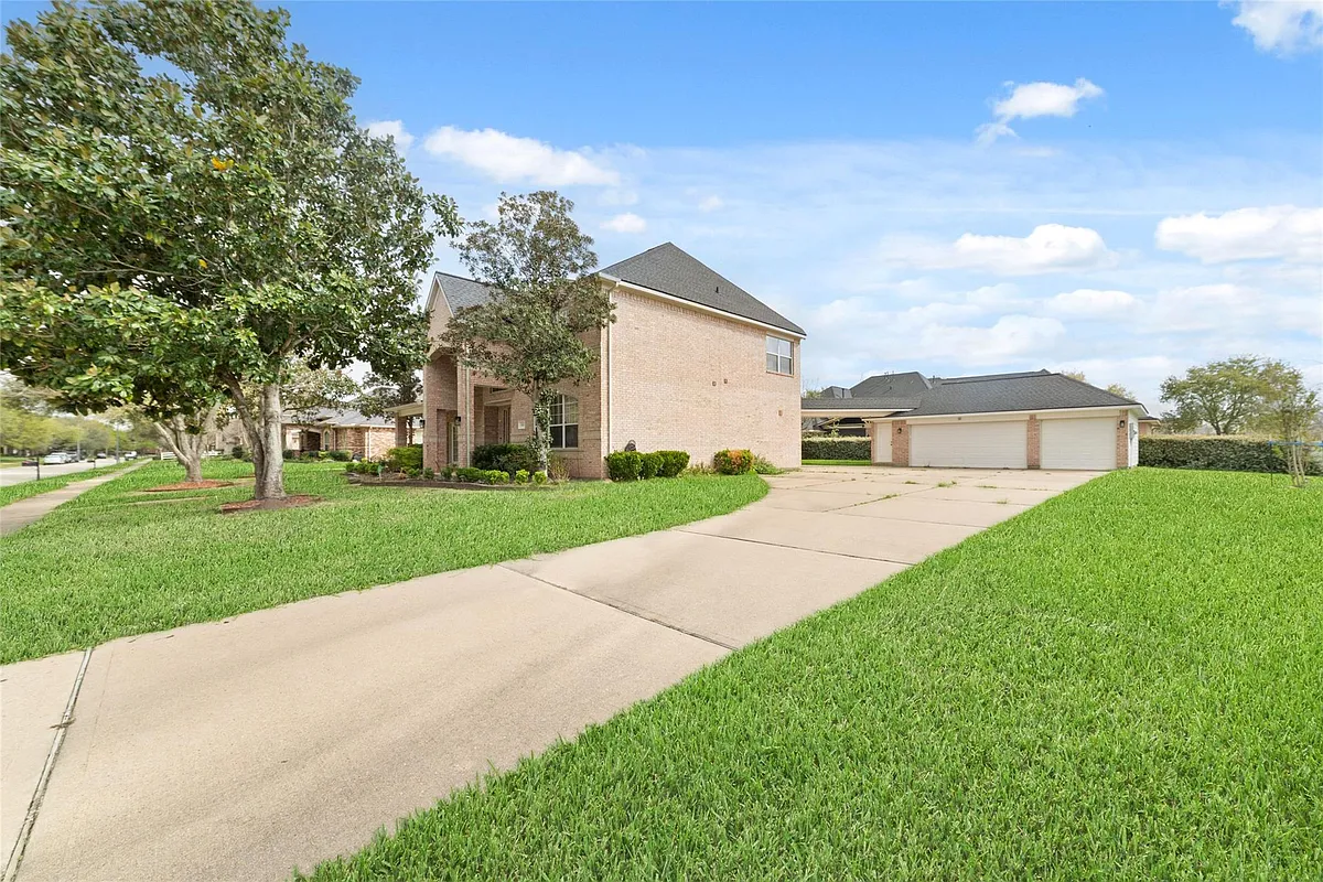 Building Photo - 3505 Parkside Dr