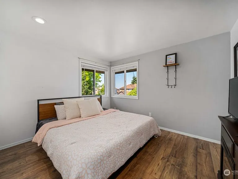9517 S 204th Pl — Photo 7