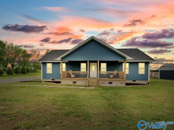 39 Calvin St, Rainsville, AL 35986