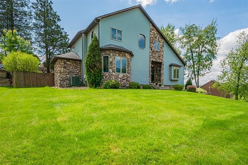 1st image of 100 Laurel Dr