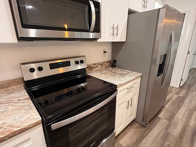 407 Mulberry Ct — Photo 5