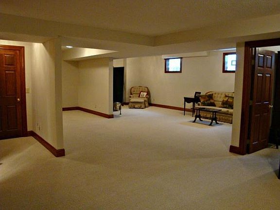5th image of 174 Barrington Village Dr