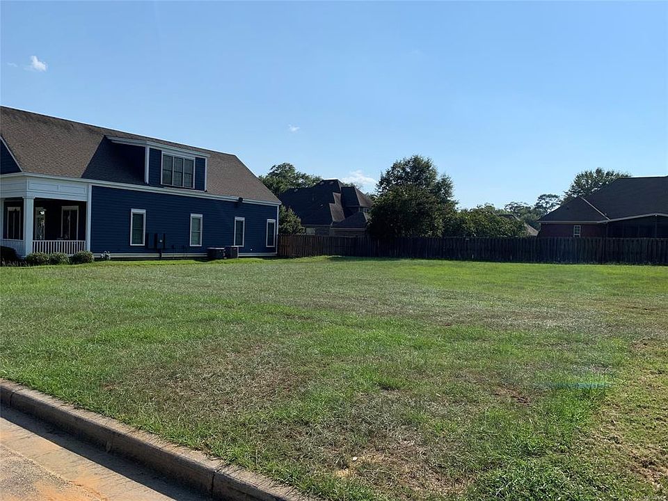 2nd image of 114 Mantlewood Ct