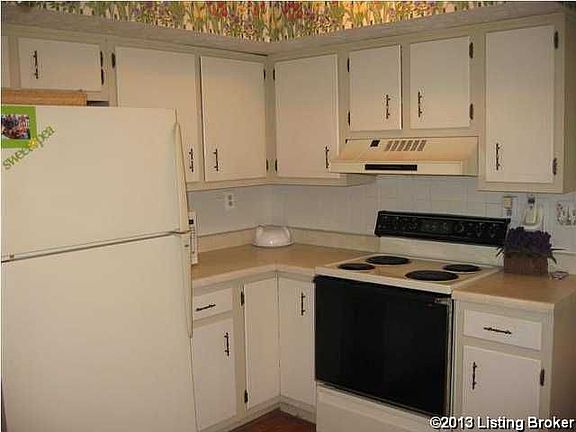 3rd image of 8813 Royal Oak Dr
