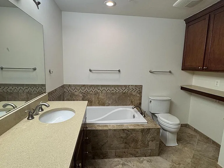 504 N Thomas St #I — Photo 9