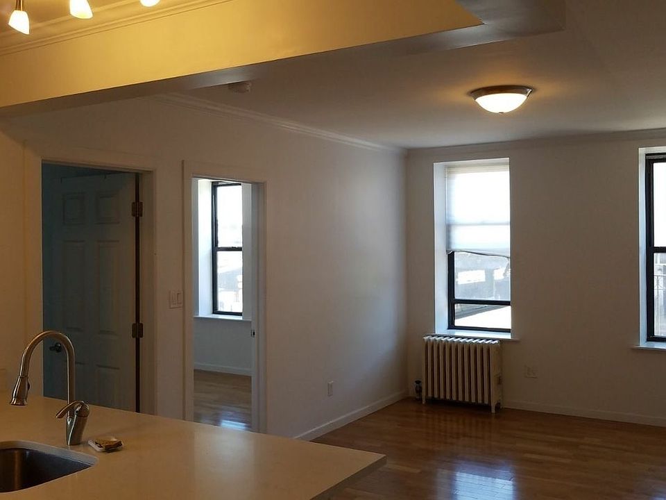 2nd image of 314 50th St APT 1E