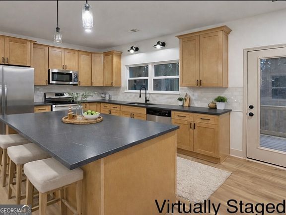 5th image of 215 Briar Ridge Rd NW