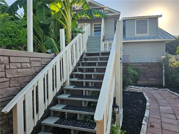 221 Commerce St APT B, Portland, TX 78374