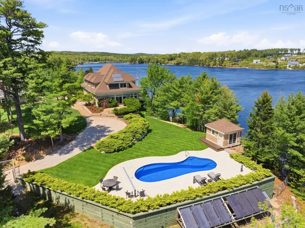 6 Mary Ln, Chester, NS B0J 1K0