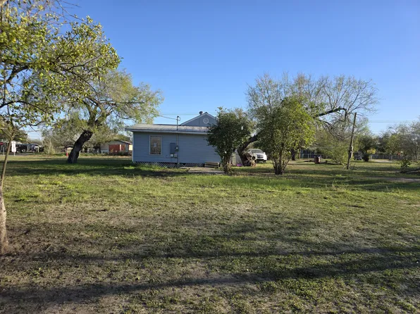902 Burleson St, George West, TX 78022