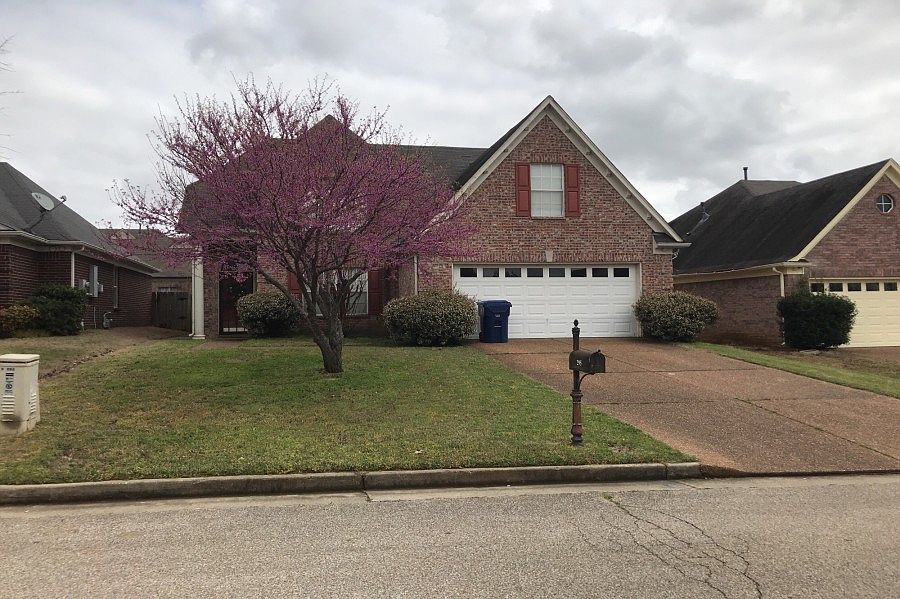 1st image of 295 Dogwood Springs Dr