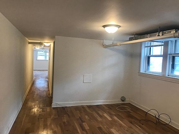 5th image of 2158 W Berteau Ave #G