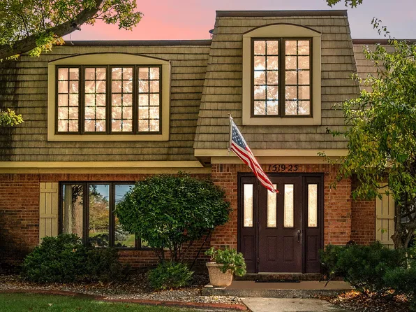 1521 Maple Pl #1521, Schererville, IN 46375