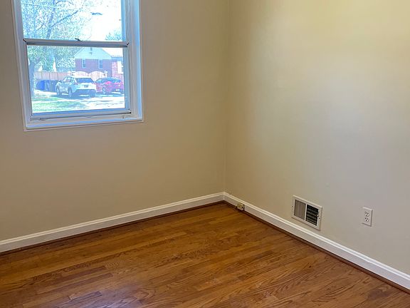3rd image of 11806 Old Drovers Way