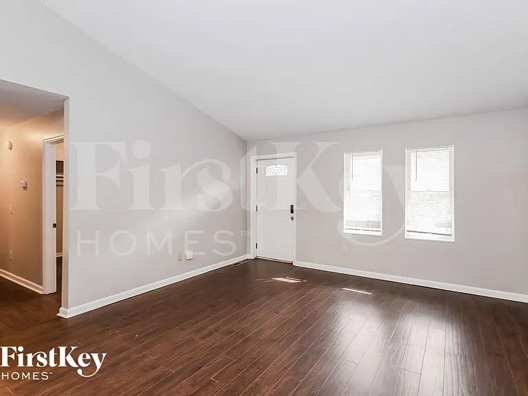 4113 Winkler Way — Photo 2