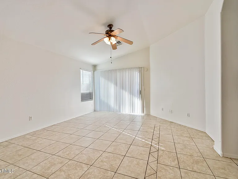 2607 E Anderson Dr — Photo 11