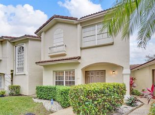 113 NW 108th Ave, Pembroke Pines, FL 33026