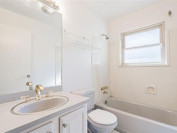 2nd image of 5521 Niagara Dr