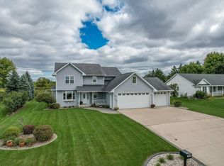 2129 Barrow Way, Neenah, WI 54956