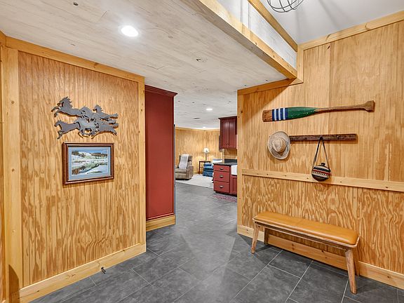 45th image of 157 Giles Ln
