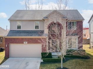 6260 Trailside Dr, Washington, MI 48094
