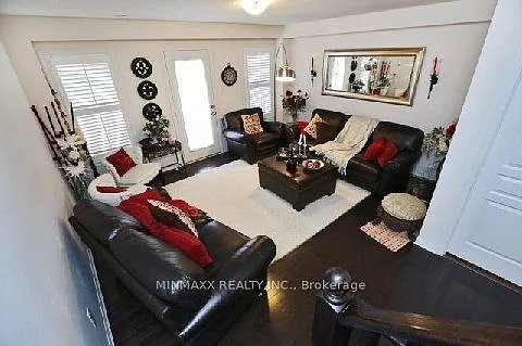 3 bed, $2,899 — Photo 2