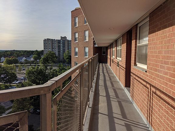 4th image of 91 Strawberry Hill Ave #926