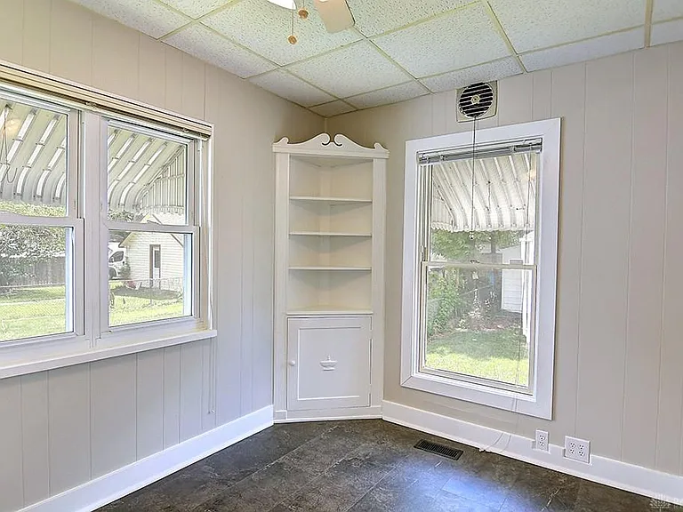 523 Watervliet Ave — Photo 9