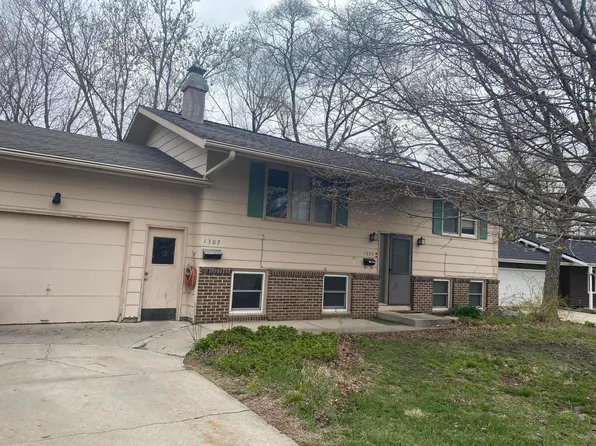 1305/1307 Iowa Cir, Ames, IA 50014