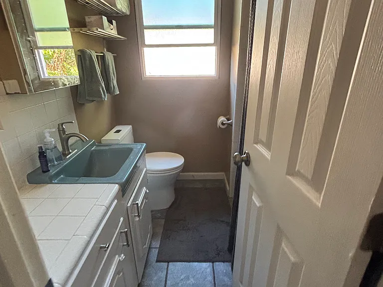 7103 Hillsboro St — Photo 8