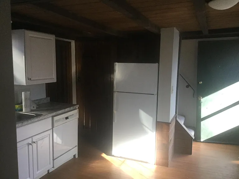 41 English St — Photo 4