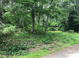 123 Oakwood Dr, Wading River, NY 11792
