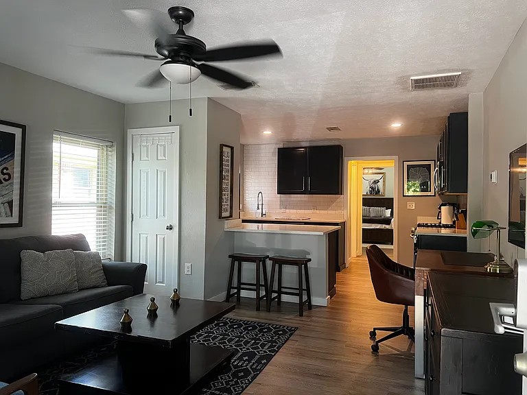 408 N Oak Cliff Blvd — Photo 13