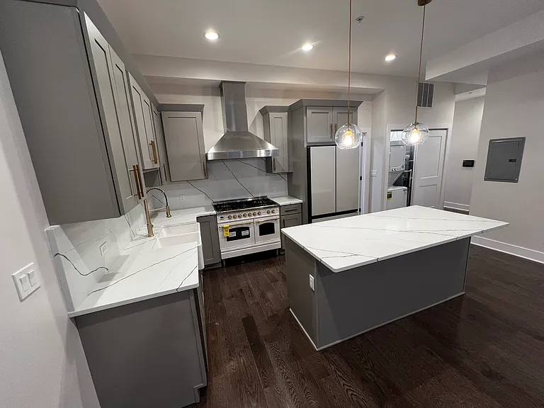 4819 Main St #203 — Photo 6