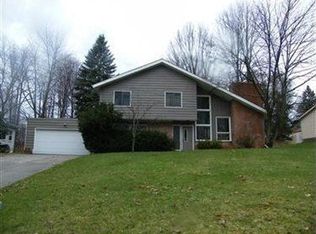 111 Prentiss St, Munroe Falls, OH 44262