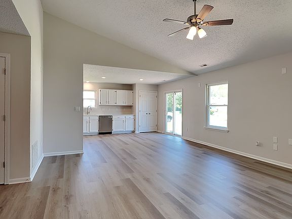 5th image of 6250 Winslow Dr