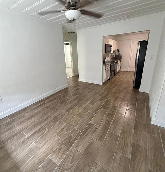 815 Dundas Ct — Photo 5