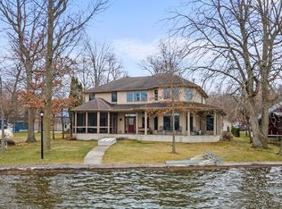 580 Lakeside Dr, Rome City, IN
