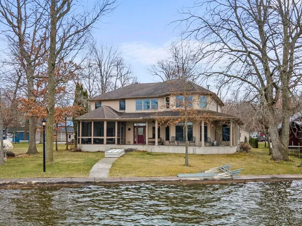 580 Lakeside Dr, Rome City, IN 46784