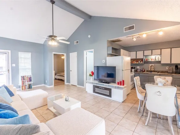 23 Townhouse Ln #23, Trinity, TX 75862